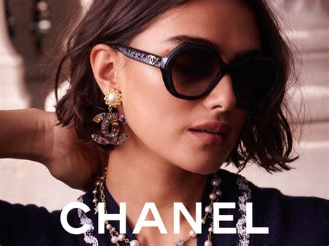 lunettes chanel chaine|lunette de soleil tendance chanel.